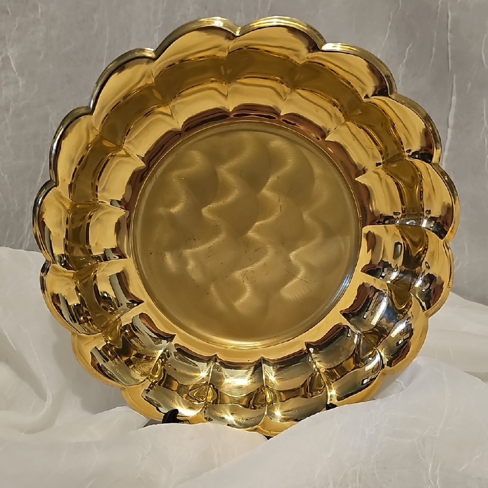 Elegant Gold Decorative Bowl